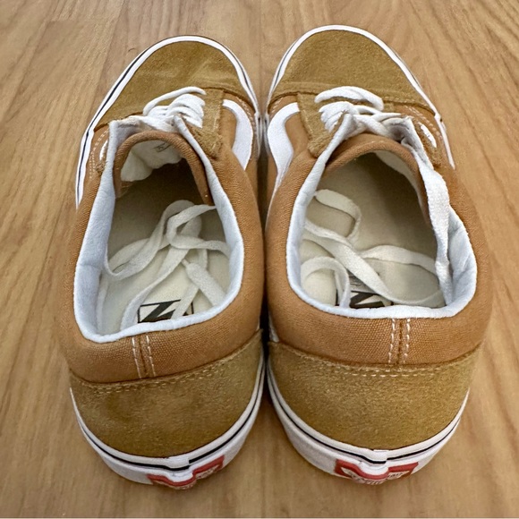 Vans Old Skool Shoes - Picture 6 of 8